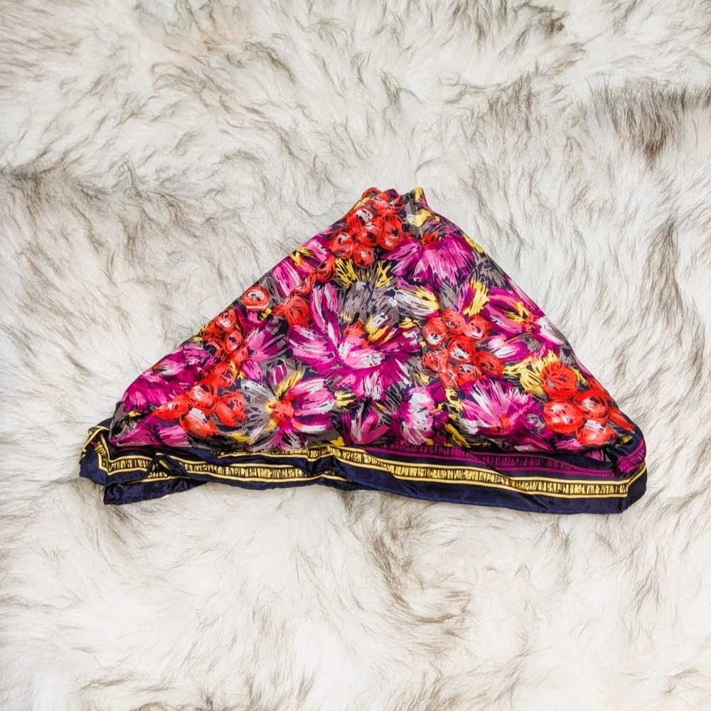 Acute Brand Scarf Vibrant Bold Abstract Floral Print Multifunctional 29" x 29"